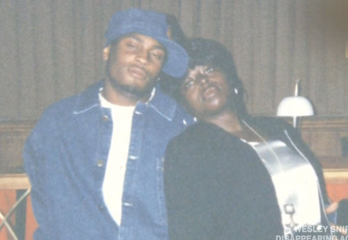 tranquillust:  oldloves: In the mid 1990′s singers Angie Stone and D’angelo dated for four years. When asked about D’Angelo, Stone commented: “When I was dating him he wore glasses, had short hair and his pants were hanging down to his butt. He