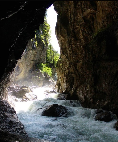 exposenature: Partnachklamm in Bavaria, Germany [OC][1080 x 1307] exposenature.blogspot.com