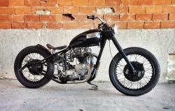patolocosurf:  One last picture of my Triumph,