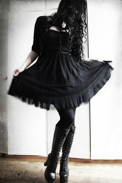 victorian-goth:  Victorian goth http://victorian-goth.tumblr.com/