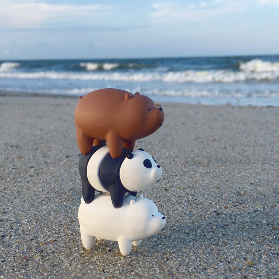 cartoonnetwork:  Hope you’re soaking up the sun like the We Bare Bear Bros! #LaborDayWeekend