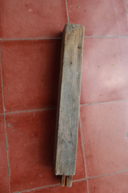 Pedazo de madera grande que era un banco (Large piece of wood that was a bench)
Madera (wood). Pedazo de banquito de madera de la casa
Digna Migdalia Sánchez
Cedeño, Choluteca, Honduras
15 de mayo 2022
13.1699° N, 87.4282° W
Cómo se ve afectada la...