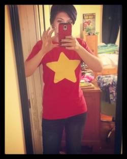 One of the awesome, kick ass shirts I got also! (And for those of you who don&rsquo;t know,  NO, it&rsquo;s not a Hardee&rsquo;s star!) #stevenuniverse #stevensshirt #hottopic #birthdaypresent #ifeveryporkchopwereperfectwewouldnthavehotdogs