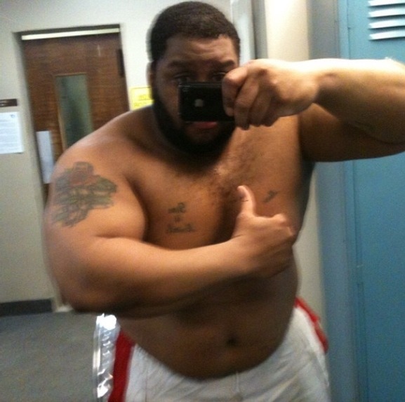 creamyguts773:  brazilblackbear:mybestbest:  Russell is show dick.  Massively sweet
