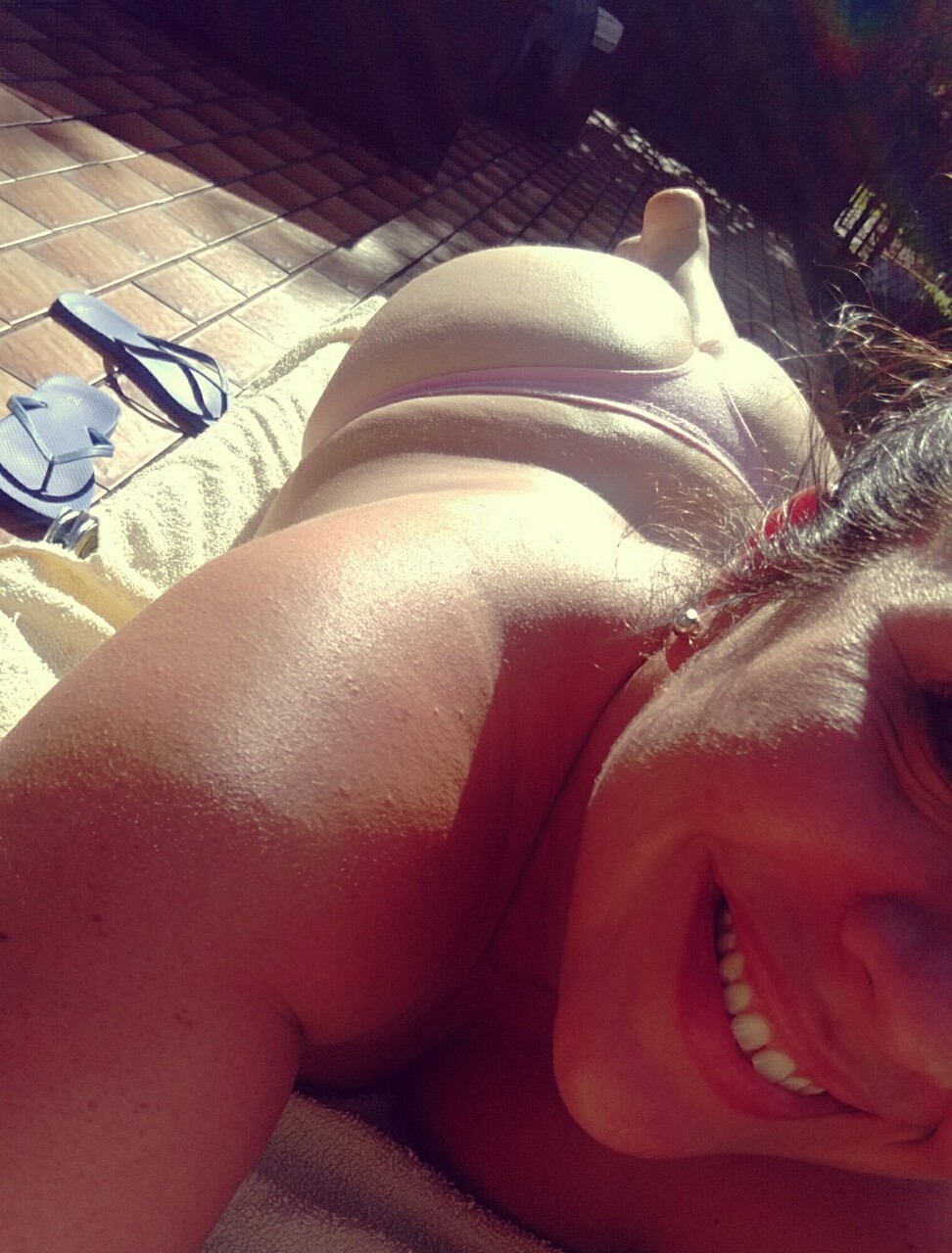 stumblering:  I’m working on those pesky tan lines. 🌞👙