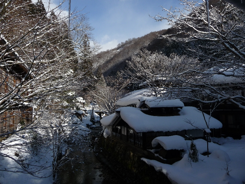sartorialjohnnyboy:  Hoshi onsen located in Gunma prefecture, Japan: http://www.houshi-onsen.jp/index.html