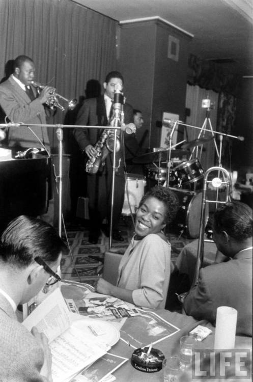 Sarah Vaughan(Francis Miller. n.d.)