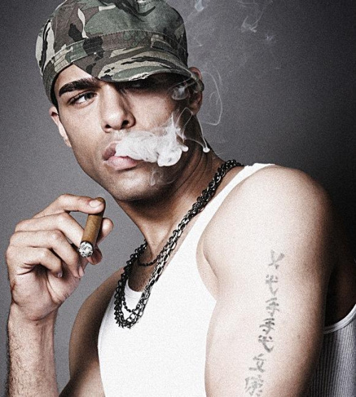 oregonleatherboy:     I dont support smoking, but visually I think it is really aesthetically