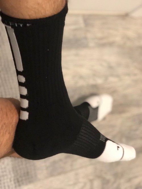 collegesocks22:  New Black and white nike elite socks