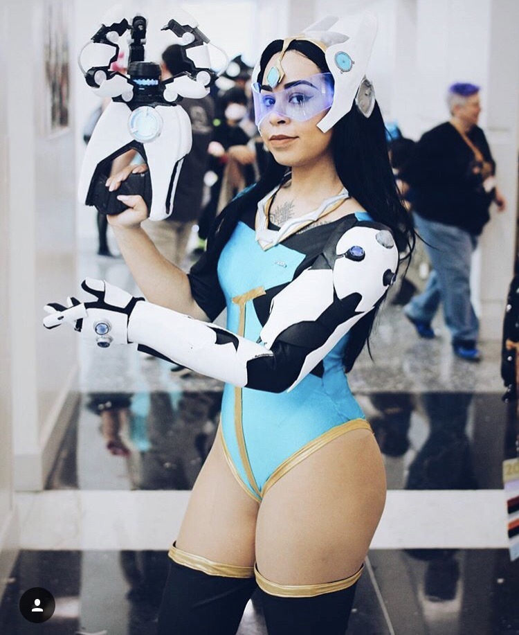 ashprincessmidna:Sharing my Symmetra cosplay with you babes