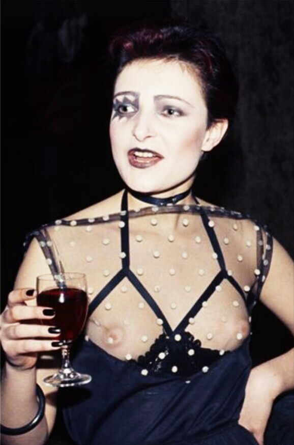 laughingspamfritter:  Siouxsie Sioux, Searchy’s Penthouse Club Party, London, October