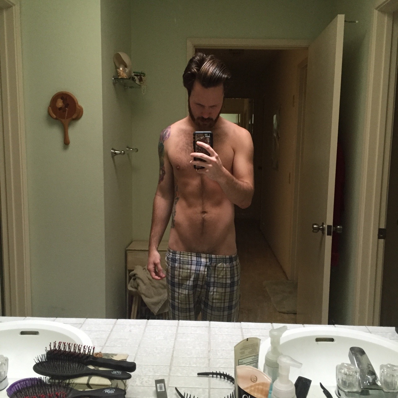 A shower and a shave does a man nice.quelloconibaffe