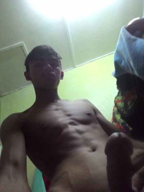 saiful393: gajah26: Ni budak negeri 9 umur baru 19 x silap.nak id wechat n nak vdio??? Tunggu nye na