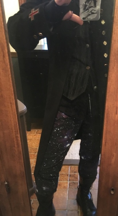 gentleman-monster: I need a better method for ootd pics than a narrow mirror and my phone ¯\_(ツ