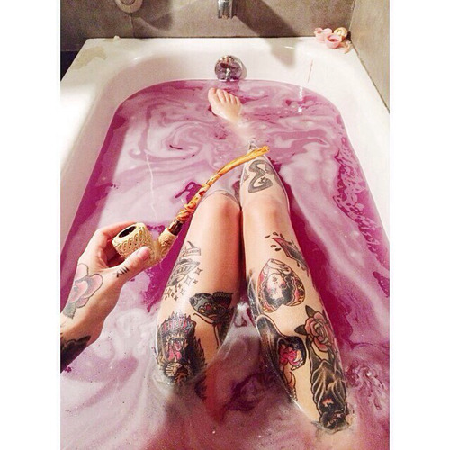 hipstervice-x:  Alice on We Heart It.