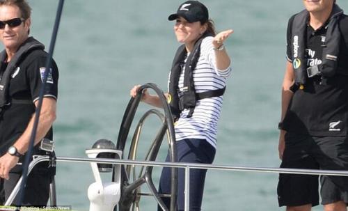 setthosecanadiansails: kingglen: Kate Middleton’s reaction to beating Prince William in a sail