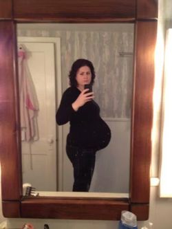 belliusmaximus:  Her fourth pregnancy and there’s only one in there.