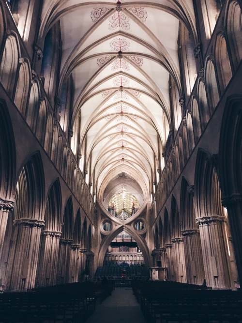 travels-ofadreamer:Inside Wells Cathedral ⛪️ I performed in Well&rsquo;s Cathedral with my colle