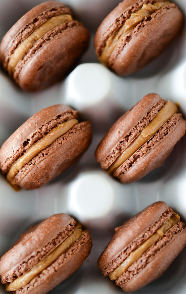 fresh-collective:  Chocolate Biscoff Macarons 