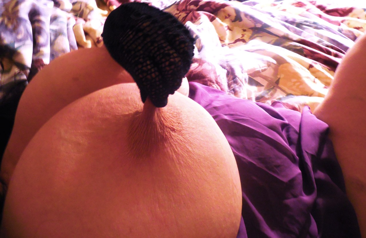 mylonelybreasts:  ~a gift~ 