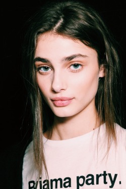 Alluring-Princess:  Hello—Gracie:taylor Marie Hill