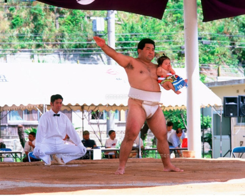 稚児土俵入り - 古仁屋, 瀬戸内, 奄美大島, 鹿児島Baby sumo ring debut ceremony - Koniya, Setouchi, Amami Ōshima, Kagoshim