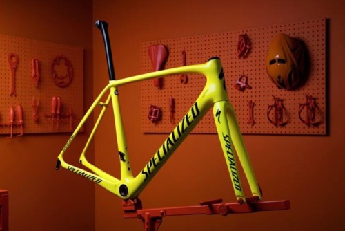 gentlemandomestique: Specialized have paint that changes colour with temperature for their Olympic 