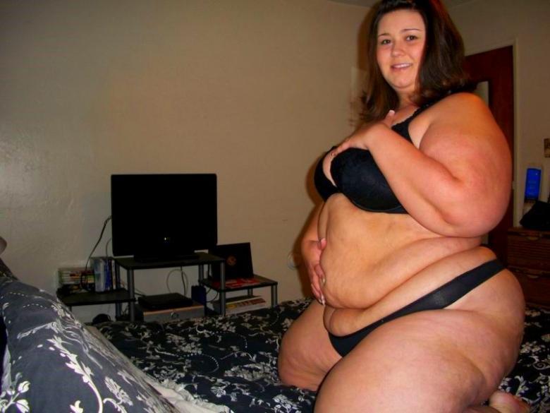 panzermeister:  Top pic is definitely my fav. Loving those pants and that belly.