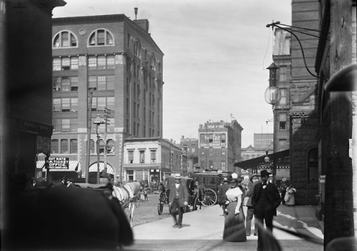 Looking east on Polk St. @ Dearborn Station, 1900, Chicago