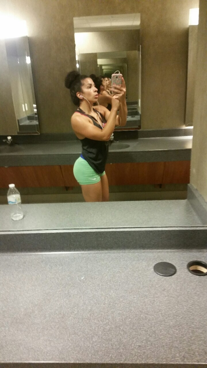 vanessa-lifts:  alayshaiifts:  My left butt cheek was on point today and the right