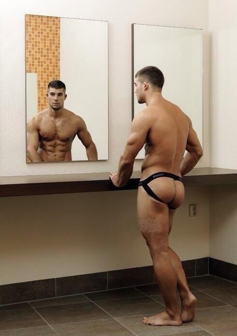 jock2strap:Damn hot! I would love to run into this guy in the locker room… I’d make him drop his soap :-)