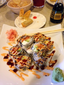 alexxandradreams:  Salmon roll from yesterday.