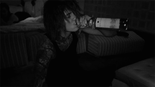 askin-alexandria:  black and white Ben Bruce appreciation post.BEST ASKING ALEXANDRIA