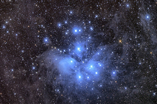spacettf:M45_LRGB_Nik by tak530 on Flickr.