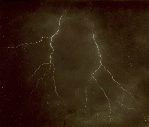 dame-de-pique:James Short - Photograph of lightning, 1908