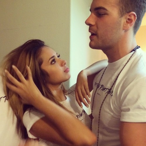 villegas-news:  jasminevillegas:Hmmm I wonder what he was saying 😂😂😂 @goldenthe24k