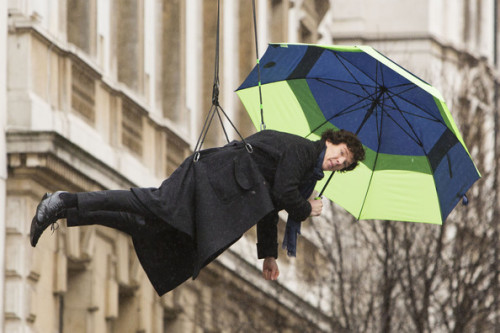 3/5 - Benedict Cumberbatch Filming for ‘The Empty Hearse’ - April 2013 (x) Get the rest 
