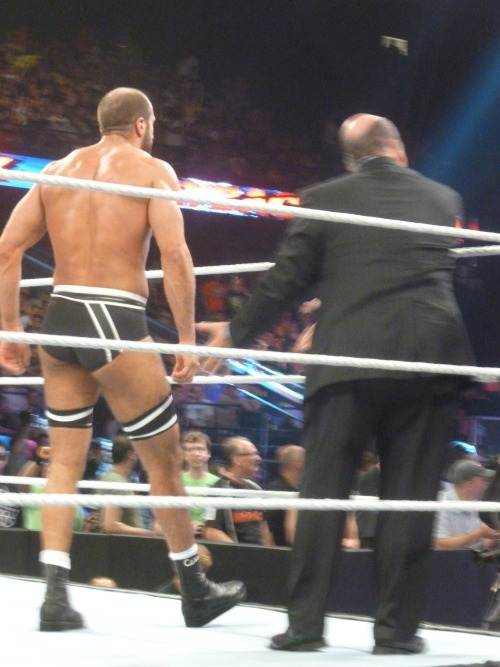 nuclearoverreactor:  And on the 3rd day, God gave the world Cesaro.   Such perfect booty shots!