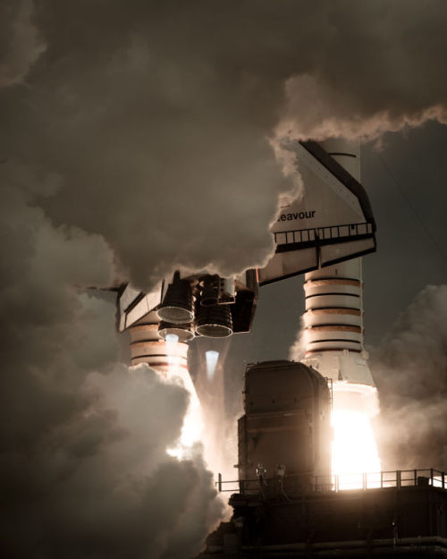 bobbycaputo:  How One Photographer Took Incredible Close-Ups of Space Shuttle Launches Shuttle launches are audacious displays of smoke, steam, and a gigantic man-made vessel being thrust into space. Documenting in-the-moment details can be tricky—the