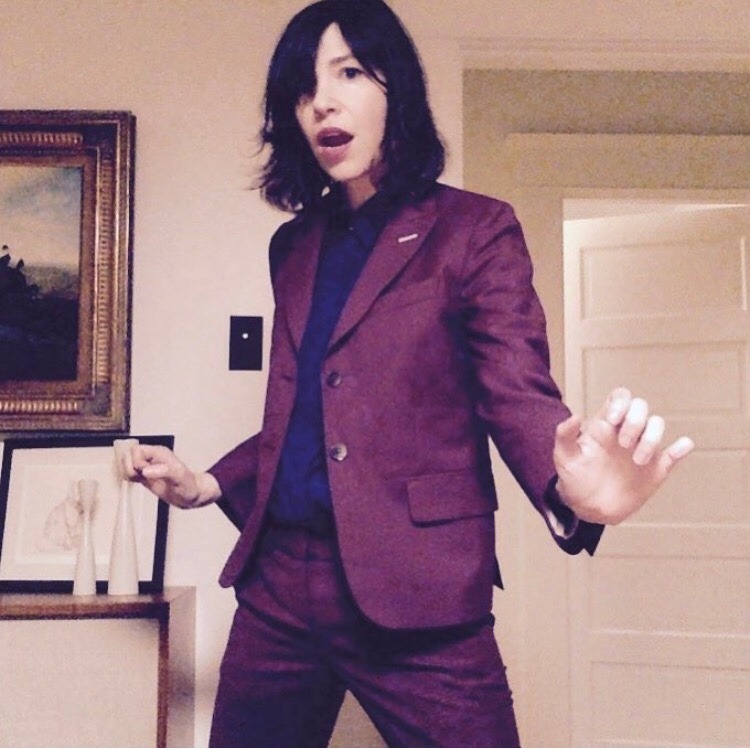 youth-decaay:carrie_rachel: Back in Portland for the night. So I put on a suit and