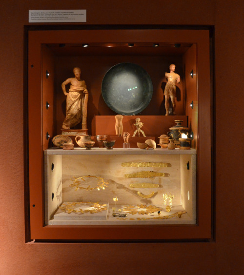 greek-museums:Archaeological Museum of Arta:Finds from graves during the Classical and Hellenistic p