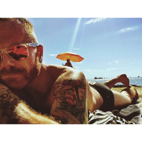 mrteenbear:  Ok last sunny beach pic today, promise 😎 #beachlife #thirdbeach #gingerinthesun #croota by @johnheil http://ift.tt/1FNobCU