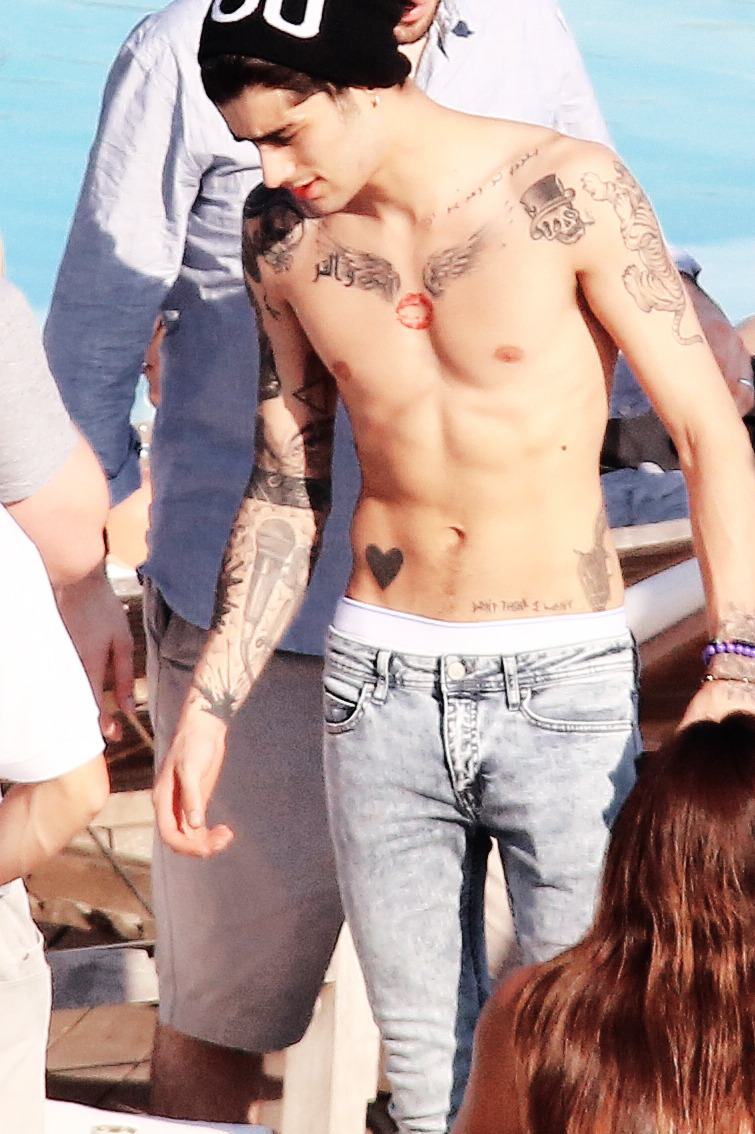 everyzaynaboutlou:  The Bodies - One Direction May 2014 Brazil