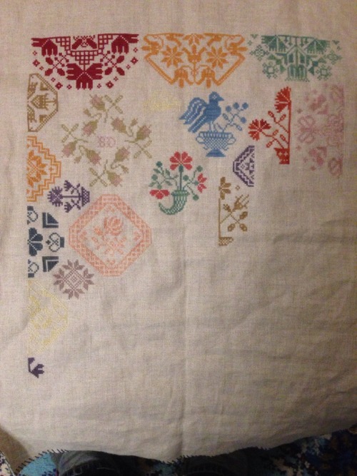 A quick progress update on my Ackworth School style sampler Find the pattern in my Etsy shop: Quilti