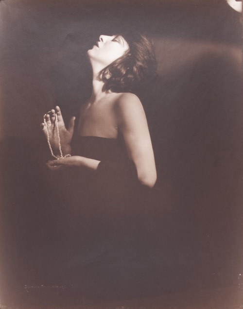  Evelyn Nesbit, photographed by Orval Hixon, 1920  