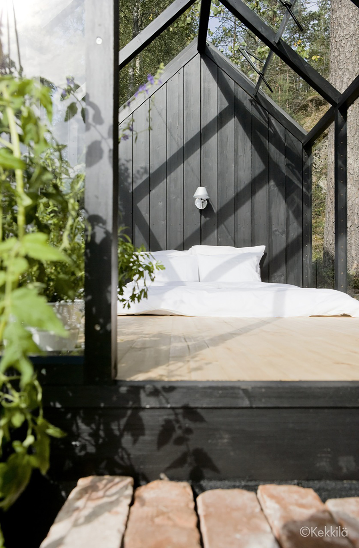 kingspongy:  indigomuva:   archatlas:    Kekkilä Green Shed Linda Bergroth + Ville