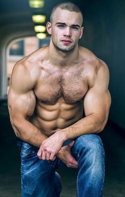 dobrahreloaded:    Aric Wolf  