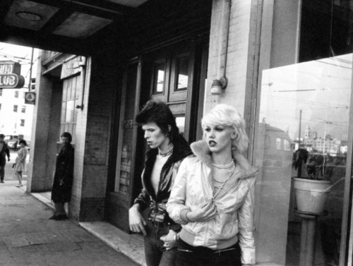 vintageeveryday:  Photos of Cyrinda Foxe with David Bowie on the set of his music video ‘The Jean Genie’, 1972.