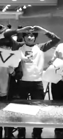 17ness:  Wonwoo and his obsession with hearts 