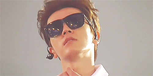 haekey:  ryeowook playing with donghae adam’s apple 